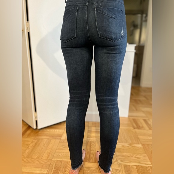 Unpublished Denim Jeans - Picture 5 of 8